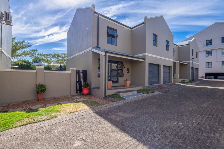 3 Bedroom Property for Sale in The Crest Western Cape